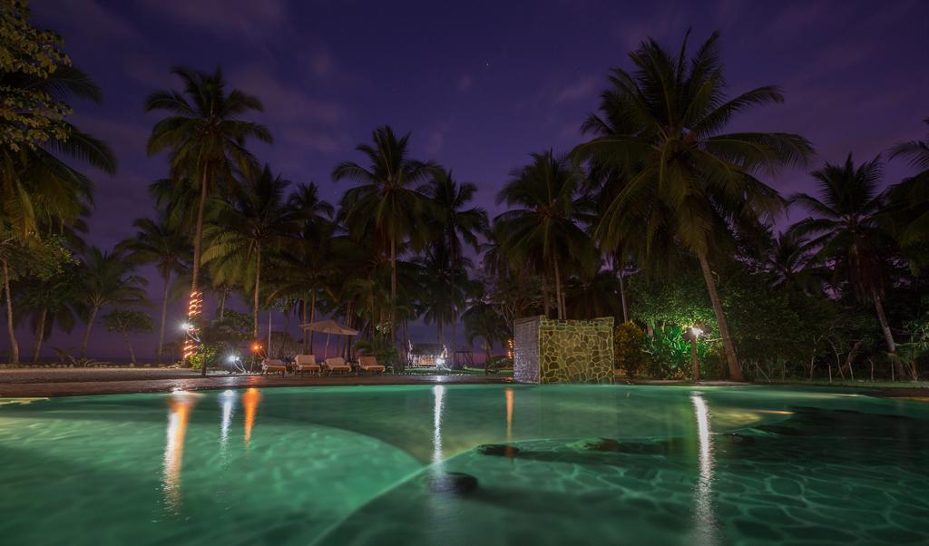 Clandestino Beach Resort Parrita Buitenkant foto