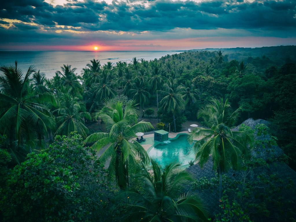 Clandestino Beach Resort Parrita Buitenkant foto