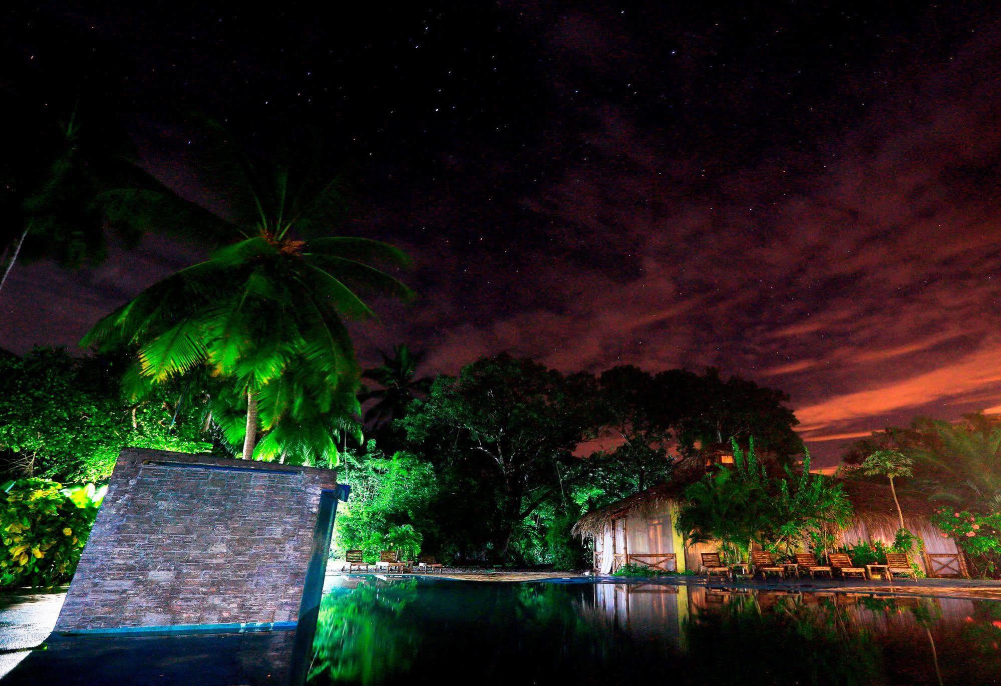 Clandestino Beach Resort Parrita Buitenkant foto