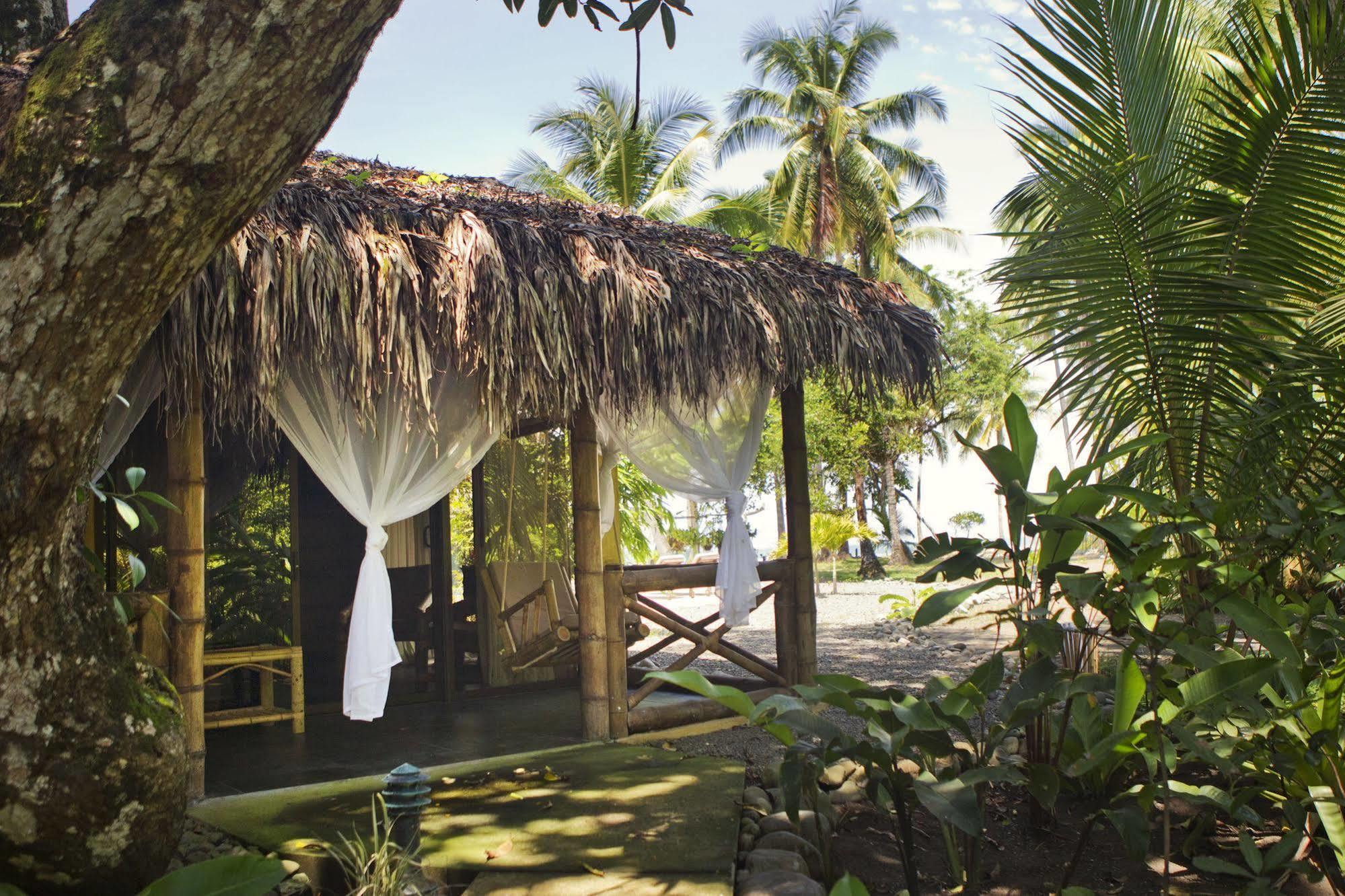 Clandestino Beach Resort Parrita Buitenkant foto