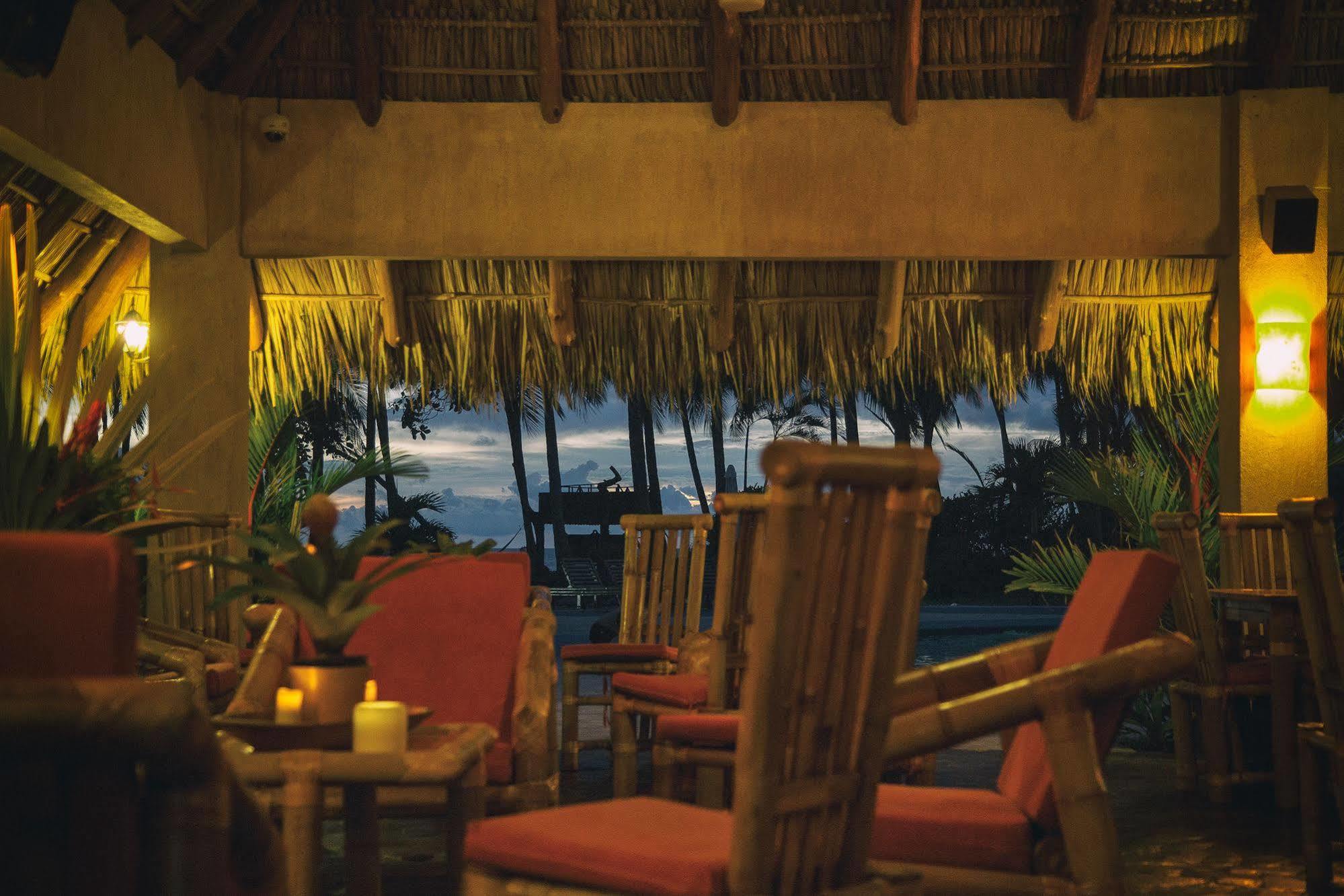 Clandestino Beach Resort Parrita Buitenkant foto