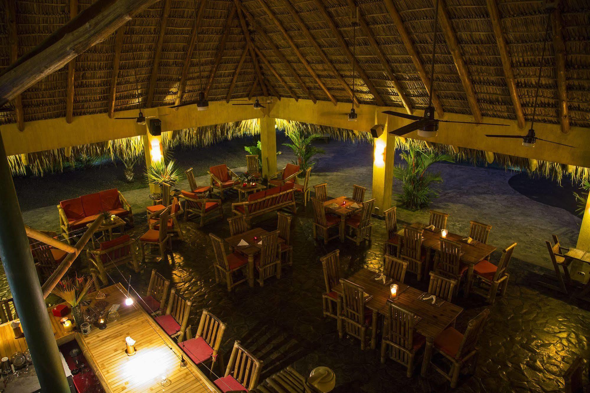 Clandestino Beach Resort Parrita Buitenkant foto