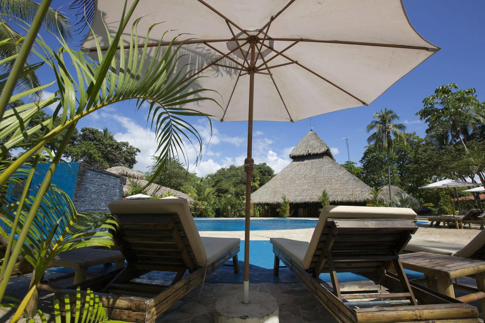 Clandestino Beach Resort Parrita Buitenkant foto