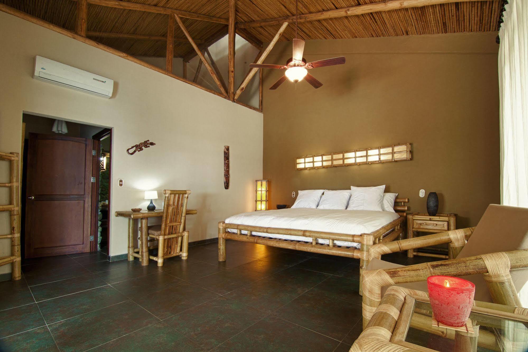 Clandestino Beach Resort Parrita Kamer foto