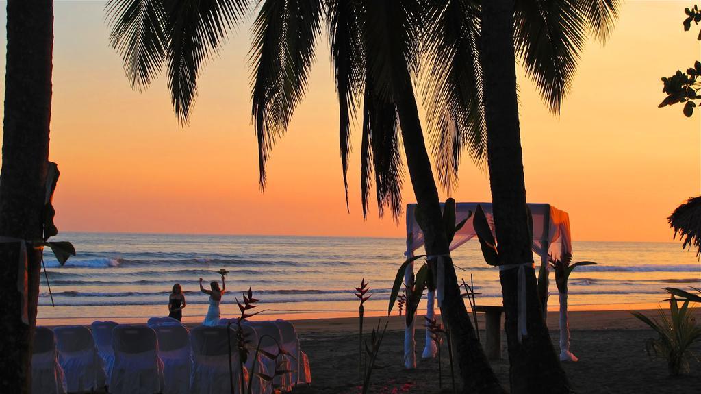 Clandestino Beach Resort Parrita Buitenkant foto